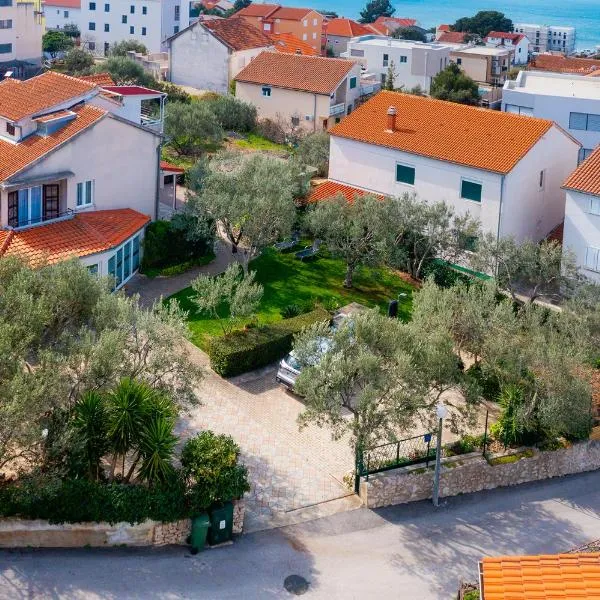 Apartman Brodarica Mladenka，位于布罗达里卡的酒店