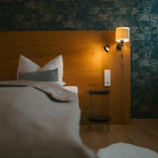 Hotel Poellners 20 min von München Hbf，位于Petershausen的酒店