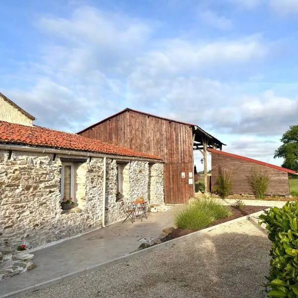 Chambres d'Hôtes ''SOUS L'OMBRE DES MIMOSAS''，位于Le Busseau的酒店