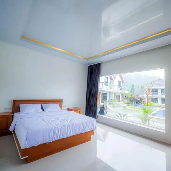 Grand Wijaya Hotel dan Villa Sarangan，位于萨兰甘的酒店