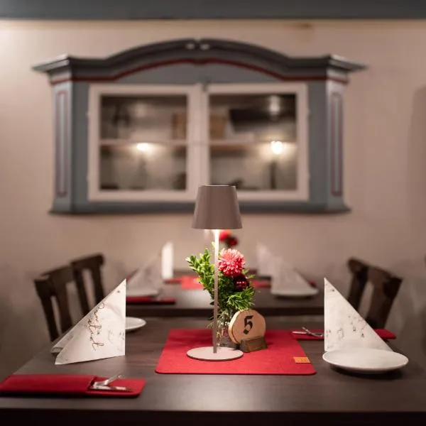 Königswirt Historischer Landgasthof，位于马克特奥伯多夫的酒店