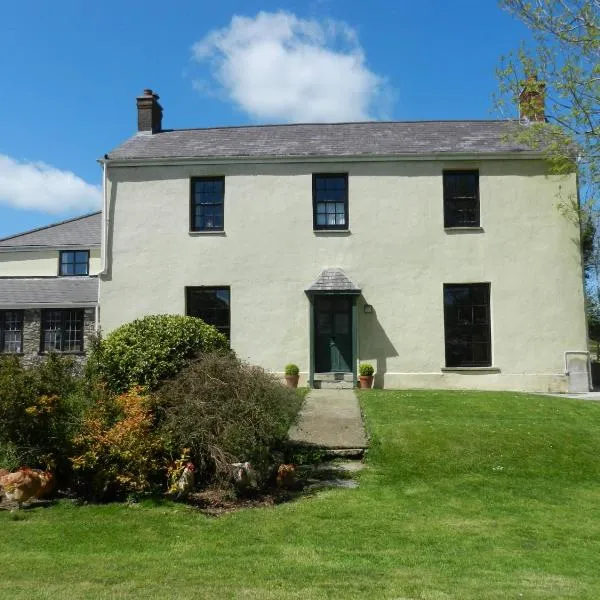 Cilwen Country House Bed and Breakfast，位于Cwm-Duad的酒店