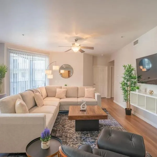 Luxurious 3BD - Gym, W-D, Parking - Sleeps 8，位于坦培的酒店