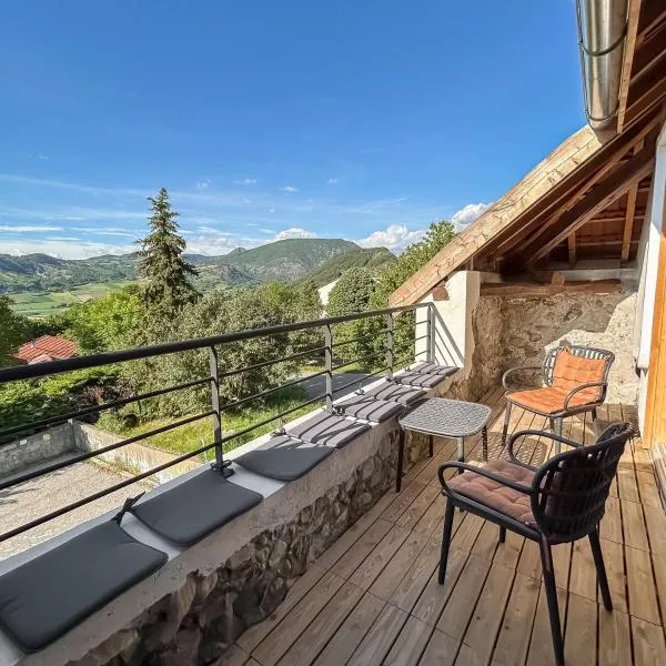 Charme Rustique et moderne entre Alpes & Provence，位于Venterol的酒店