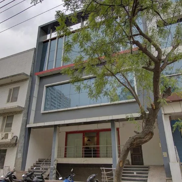 Townhouse Townhouse Atal Chowk Indirapuram Ghaziabad，位于加济阿巴德的酒店