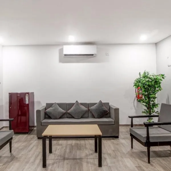 Super Townhouse RCC Majestic 397 LB Nagar，位于海得拉巴的酒店