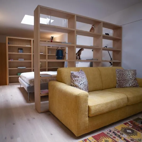 Varanini Luxury Suites double bedroom plus two and sauna，位于米兰的酒店