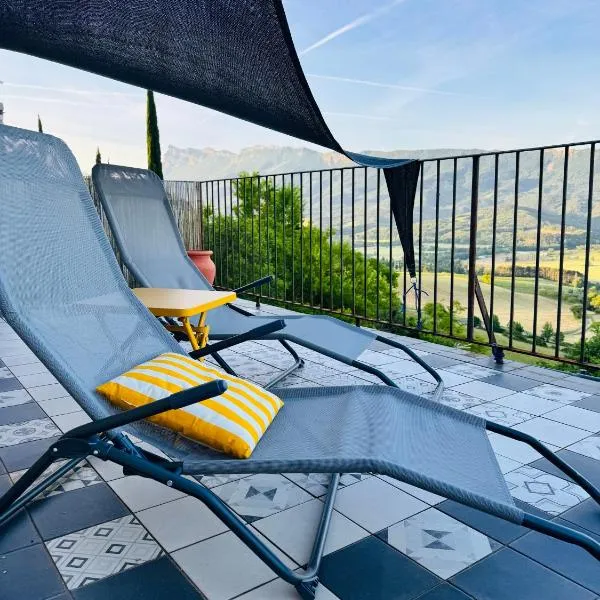 Maison avec toit terrasse dans le vieux Mirabel，位于Mirabel-et-Blacons的酒店