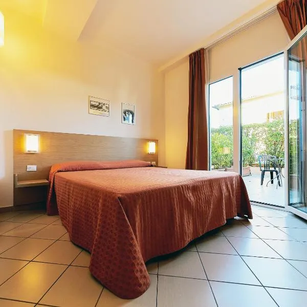 Hotel Bolgheri Marina Resort，位于毕博纳的码头的酒店