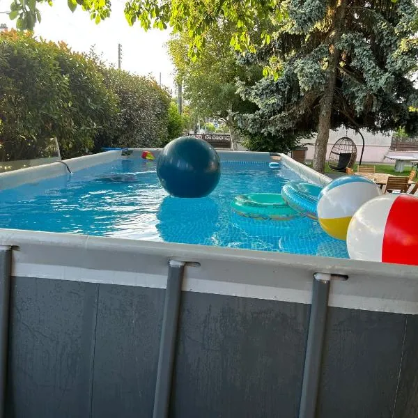 Villa Maxonale près de Paris avec Piscine Chauffée, Sauna et Jacuzzi，位于Villemoisson-sur-Orge的酒店