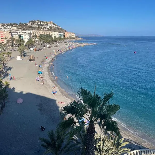 Primera línea de playa espectacular 3 dormitorios，位于阿尔姆尼卡的酒店