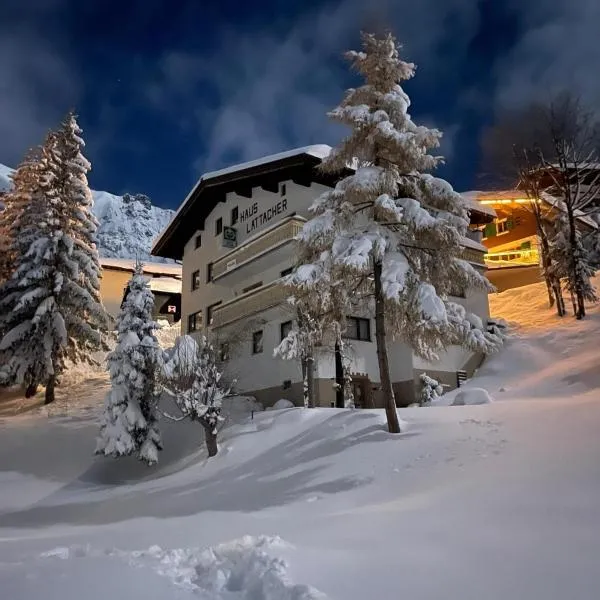 Arlberg Motel Ski-In & Ski-Out access to Austrias largest ski area，位于施图本阿尔贝格的酒店