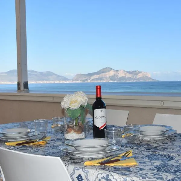 VILLA HEMINGWAY - LA Casa di Alessia e La Casa di Leonardo，位于Ficarazzi的酒店