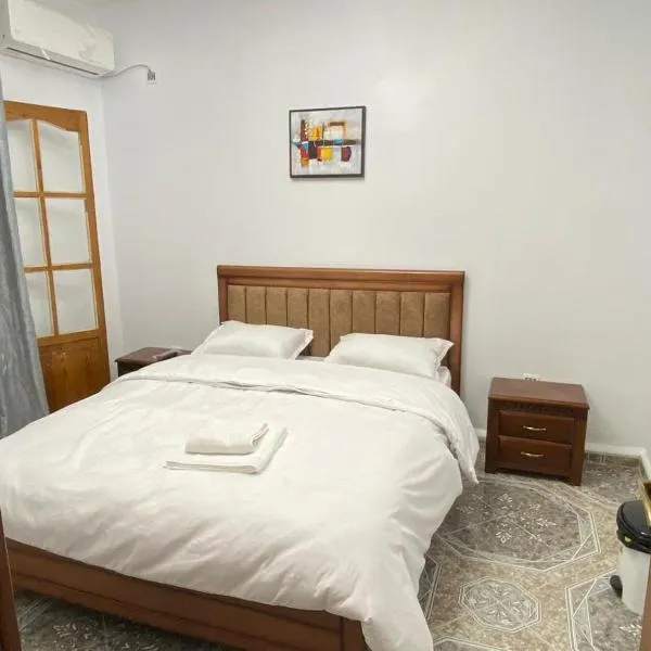 Family Lounge，位于Matriouene的酒店