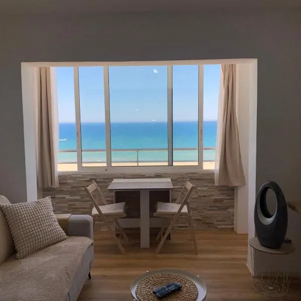 Empuriabrava apartment, sea view，位于艾姆布里亚布拉瓦的酒店