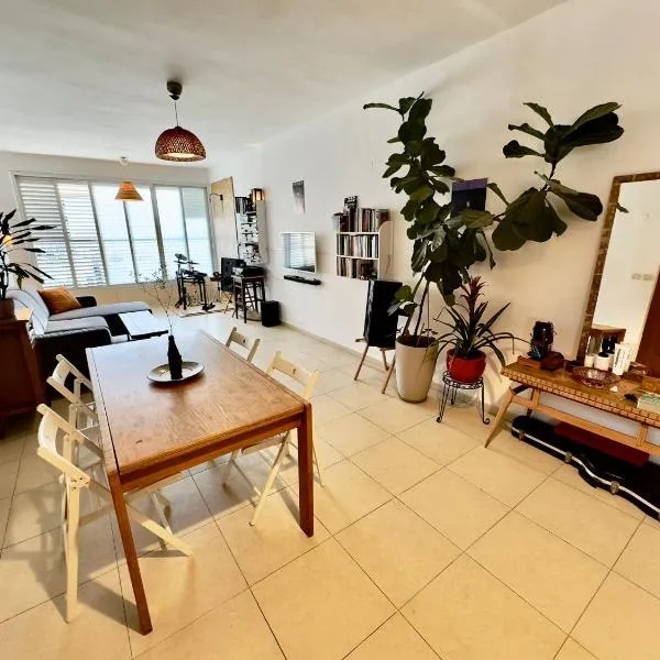 Lovely & comfi 90m Apartment in City Center，位于里雄莱锡安的酒店