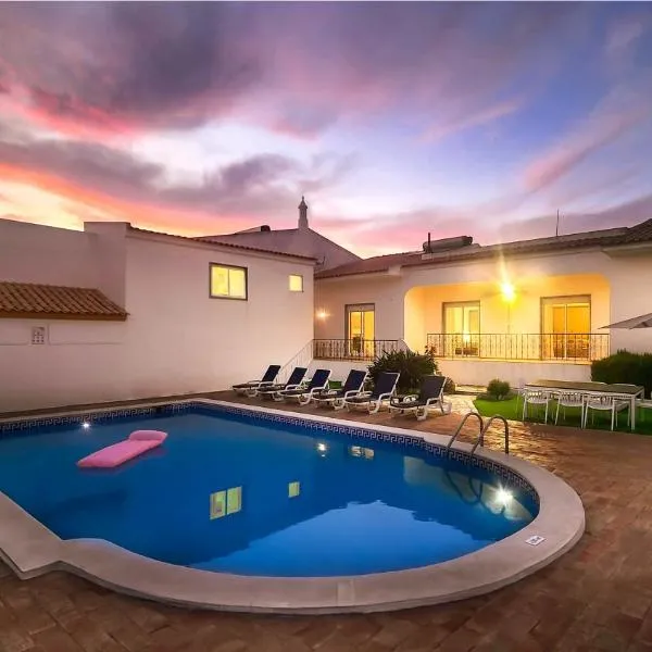 Vital - Private Pool - 8 Guests - Albufeira,位于阿尔布费拉的酒店