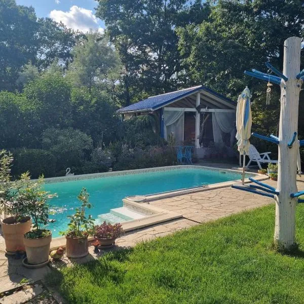 Bámbi Apartman，位于Harsány的酒店