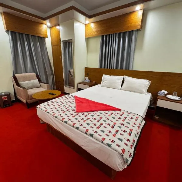 Hotel Star Plus Uttora，位于Bāiljuri的酒店