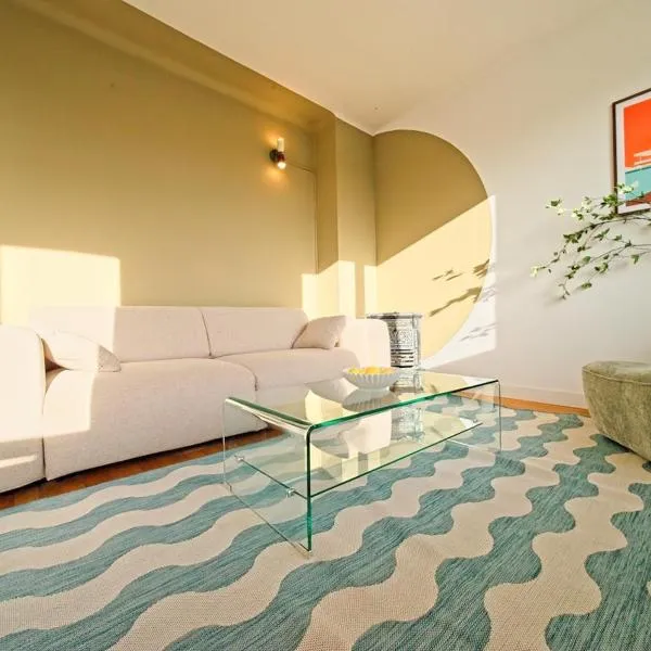 Spacieux appartement proche centre - hôpital，位于沙托鲁的酒店