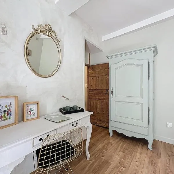 Maison23 - Chambre avec kitchenette proche de la mer，位于Coursan的酒店
