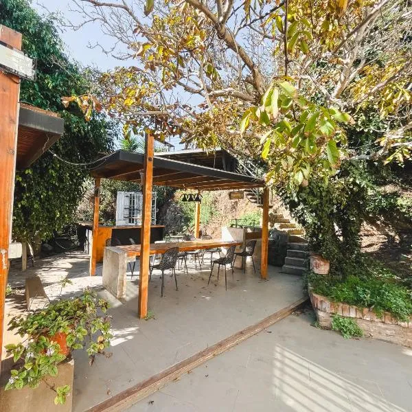 MalaYerba Hostel，位于瓦尔帕莱索的酒店