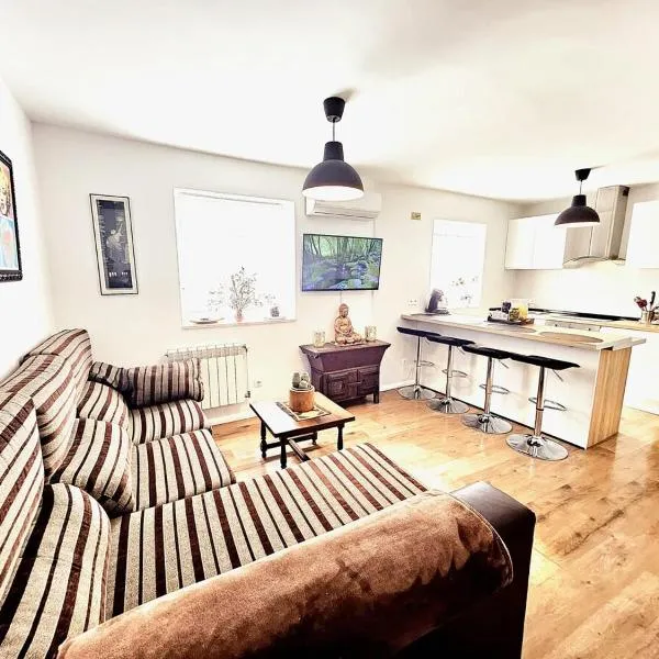 Apartment 4 Pers Natur León，位于Villafañé的酒店