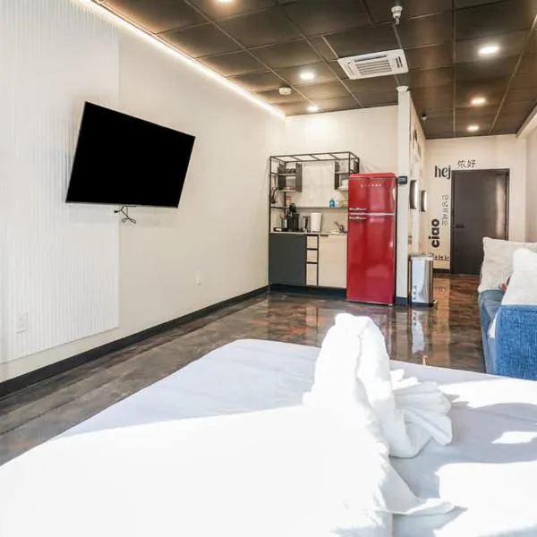 New Loft 3 min to CMU Pitt Sleeps 4，位于匹兹堡的酒店