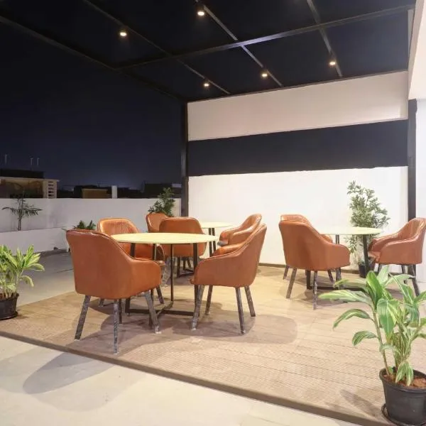 Super Townhouse Rcc Pride，位于海得拉巴的酒店