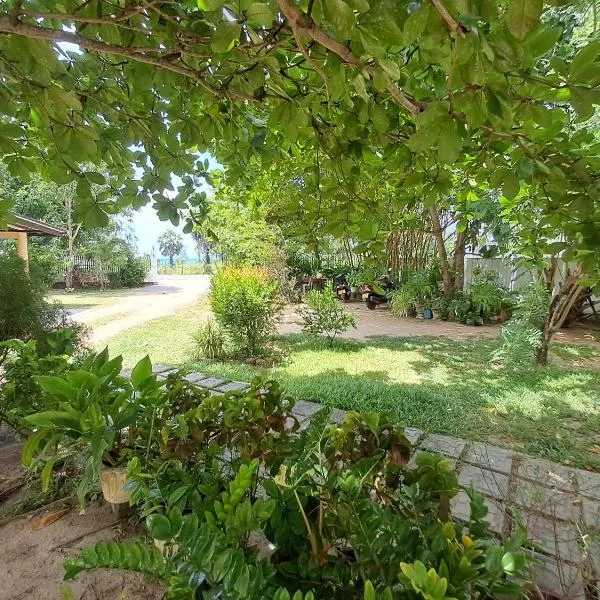Holiday Beach Guesthouse，位于卡尔库达的酒店