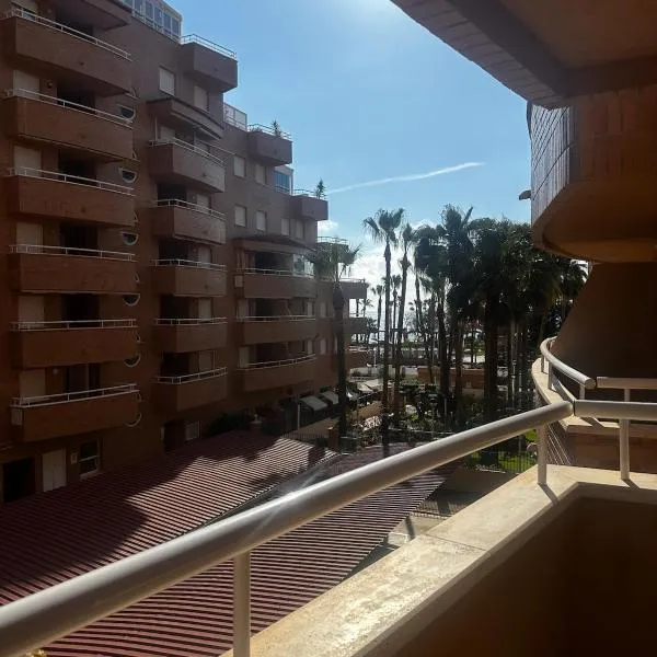 Bahia Park, Steps from beach!，位于奥罗佩萨德尔马的酒店