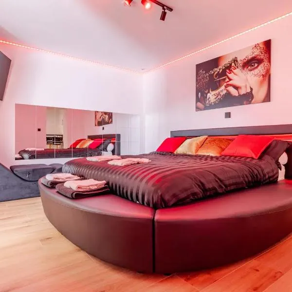LoveRoom avec balnéo privative，位于Flémalle-Grande的酒店