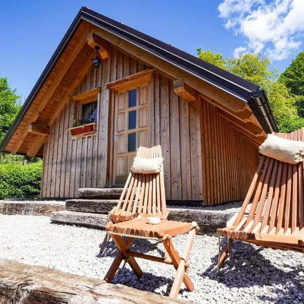 Glamping Avantura- a natural getaway by the Kolpa River，位于Kostel的酒店