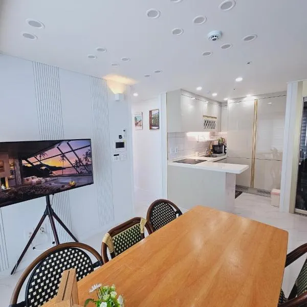 Urban Terrace Suite House，位于首尔的酒店