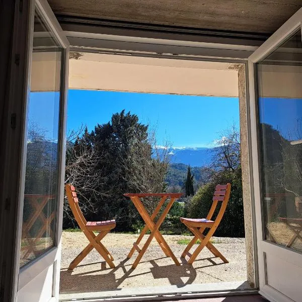 Chambre spacieuse vue sur le Ventoux，位于比伊莱巴罗涅的酒店