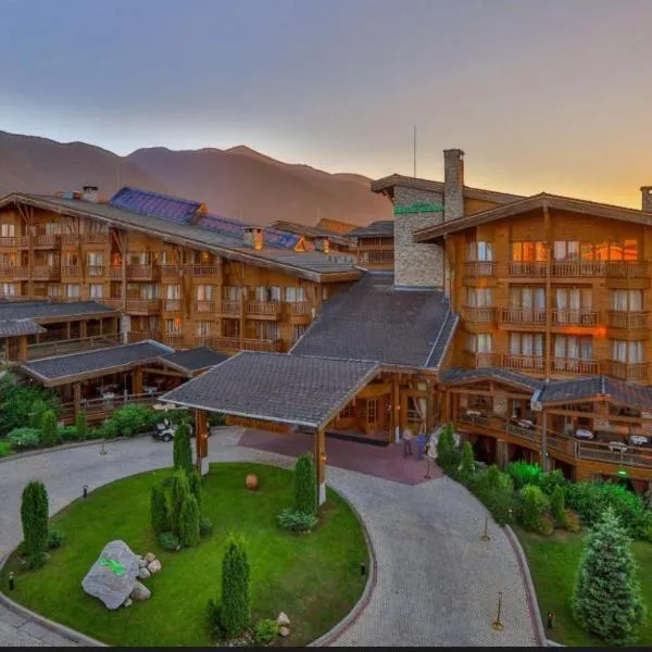 Apartment 78 by the pool，位于班斯科的酒店