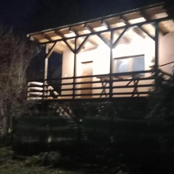 Madárles，位于Tahitótfalu的酒店