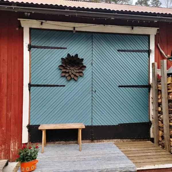 Piha-aitta taajamassa，位于帕里卡拉的酒店