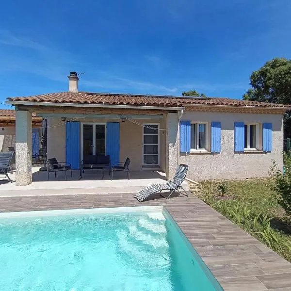 Maison Provençale - Piscine & Terrain de Pétanque，位于Grillon的酒店