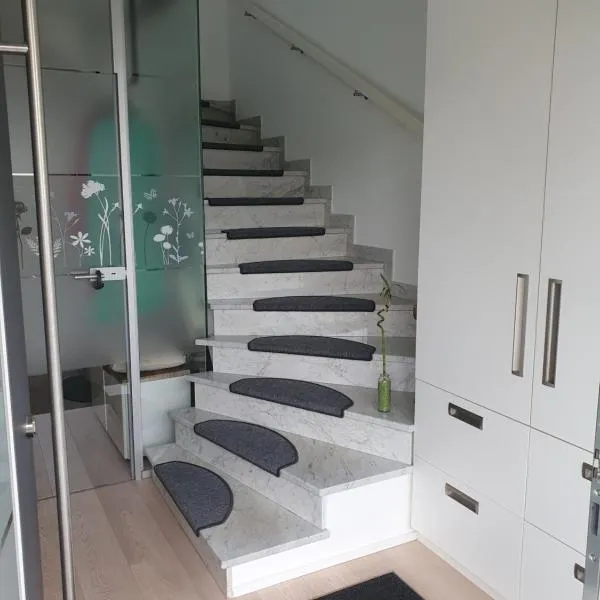 Renoviertes Apartment in Troisdorf，位于特罗斯多夫的酒店