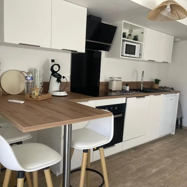 2 appartement RDC avec extérieur，位于米洛的酒店