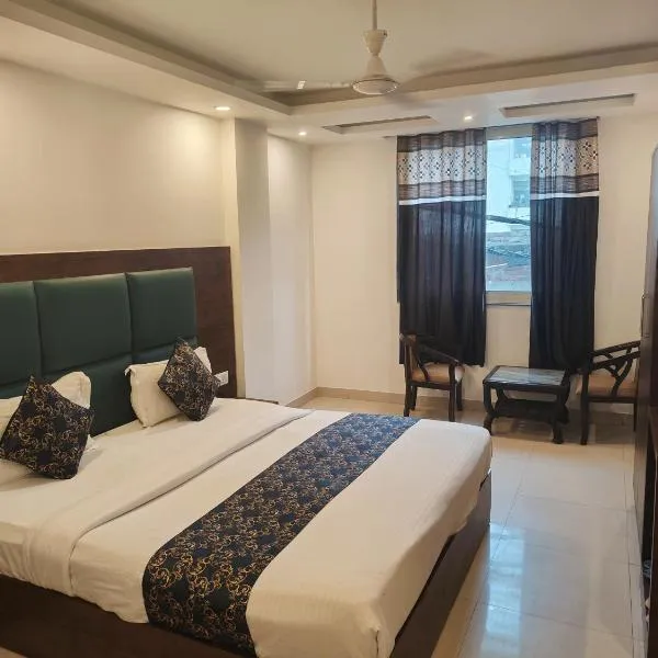 Hotel Hight Tej plaza Near IGI Airport Delhi，位于新德里的酒店