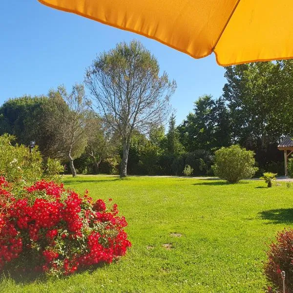 Les deux glycines Bed and Breakfast，位于Lédat的酒店