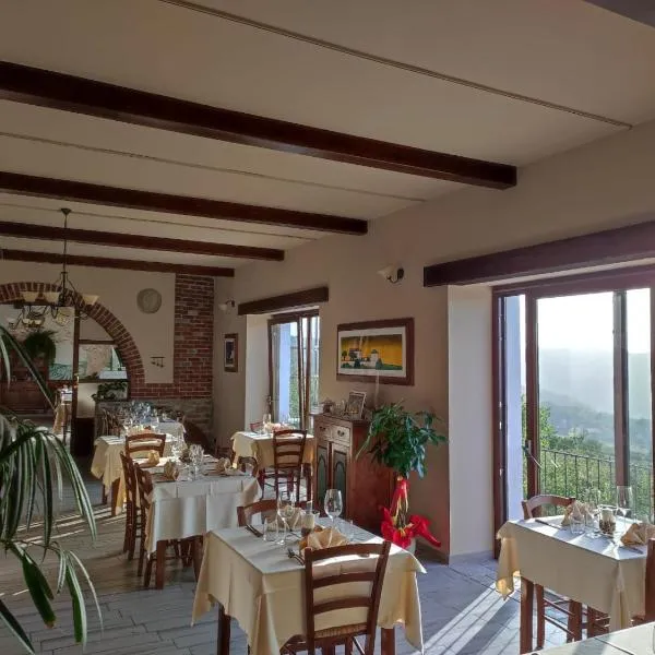 Ristorante Albergo 'l Bunet，位于Cortemilia的酒店