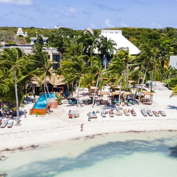 Mayan Monkey Isla Mujeres - Social Hotel，位于女人岛的酒店