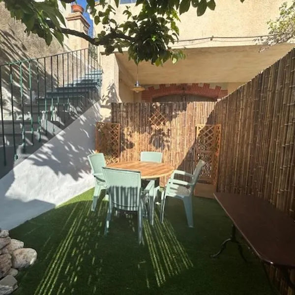 Les Loriots，位于La Redorte的酒店