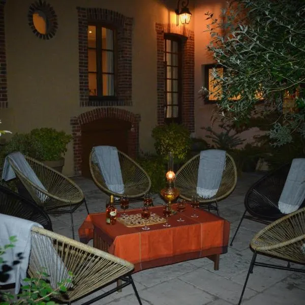 Cottage Mackinley, tout le domaine rien que pour vous ! Gîte 4 étoiles 15 pers, centre Aubigny, jardin & jeux，位于内尔河畔欧比尼的酒店
