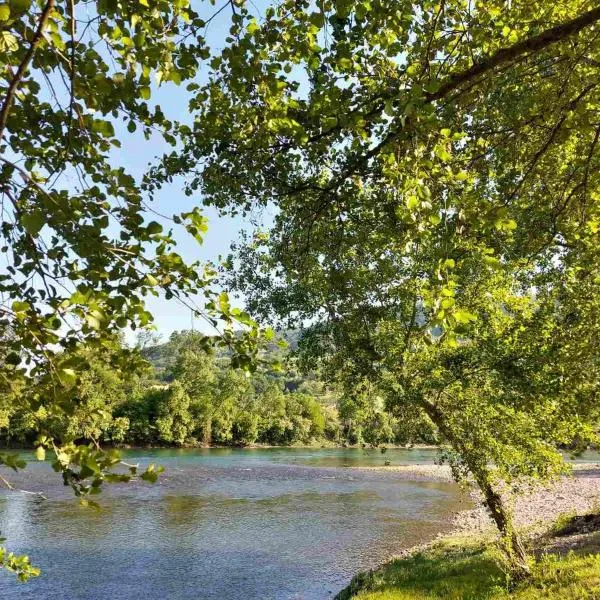 JANTAR- rustična kuća，位于Crnča的酒店