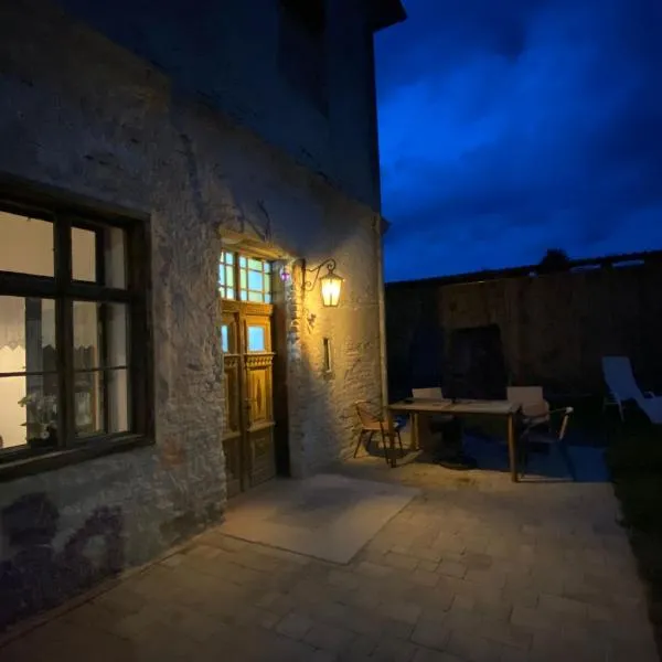 Die alte Volksschule, wohnen im Museum，位于Gaas的酒店