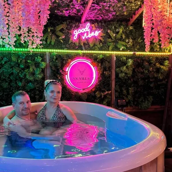 FINN VILLAGE - Loch Lomond Sunset Glamping Pod - Private Ofuro HOT TUB，位于德里门的酒店